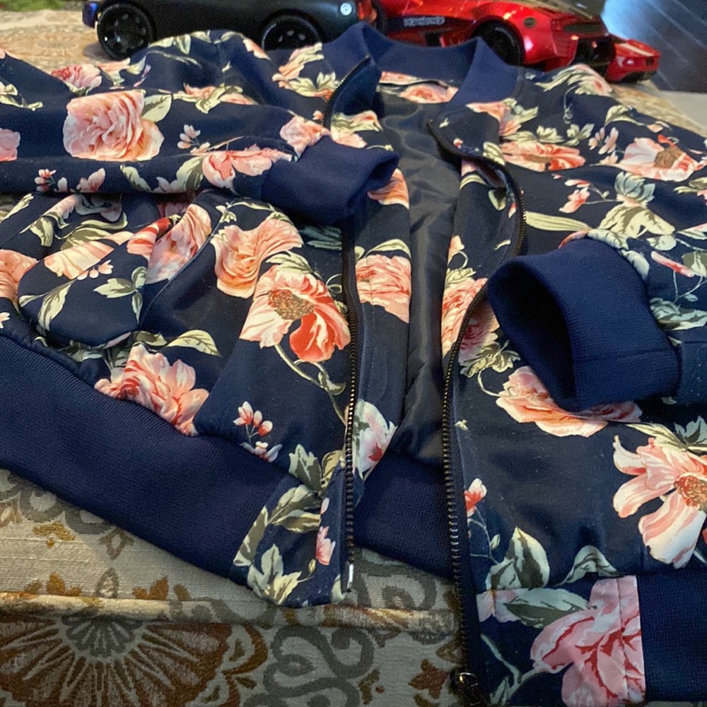 Fall Jacket - Picture 4 of 7